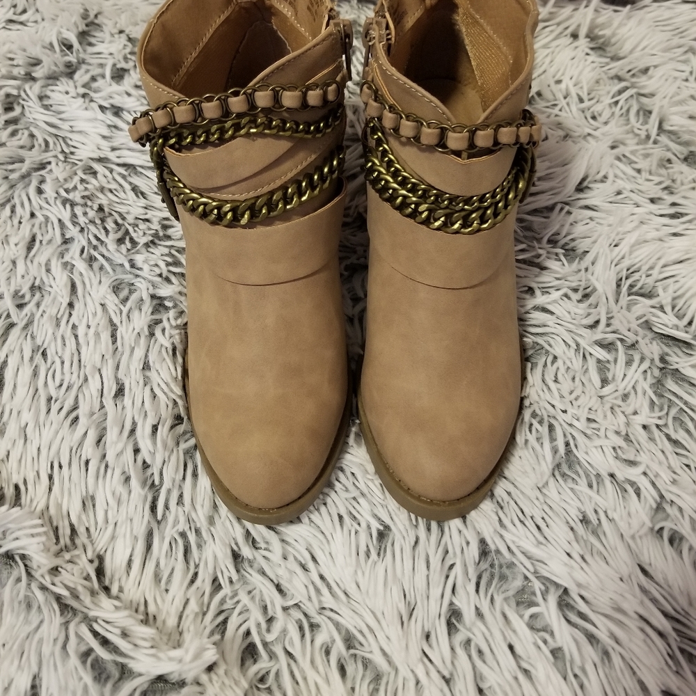 Booties - Picture 3 of 5